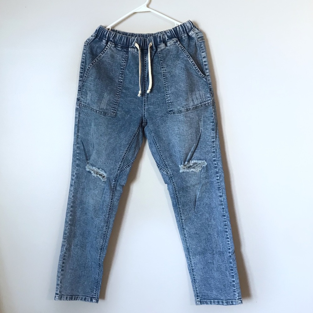 *NEW* “Mom jeans”